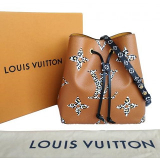 Louis Vuitton Monogram Giant Jungle NeoNoe MM Bucket Bag