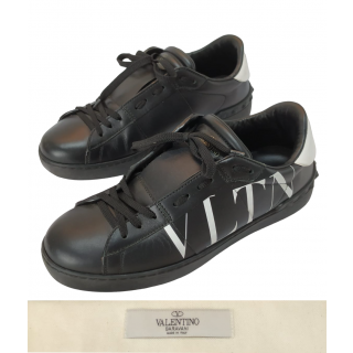 Valentino Garavani Open VLTN Logo Print Sneaker