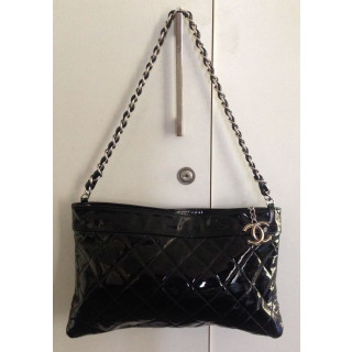 CHANEL Black Patent Medium Quilted Pouch13139154