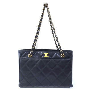 Chanel CC logo Quilted Chain Tote