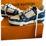 Louis Vuitton Trainer Sneaker in Blue