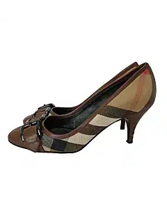Burberry Nova check Brown Leather Buckle Pumps