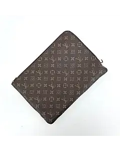 Louis Vuitton Étui Voyage Clutch MM