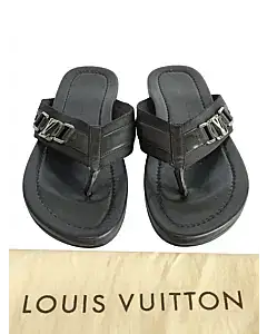 Louis Vuitton Black Leather Hamptons Thong Sandals