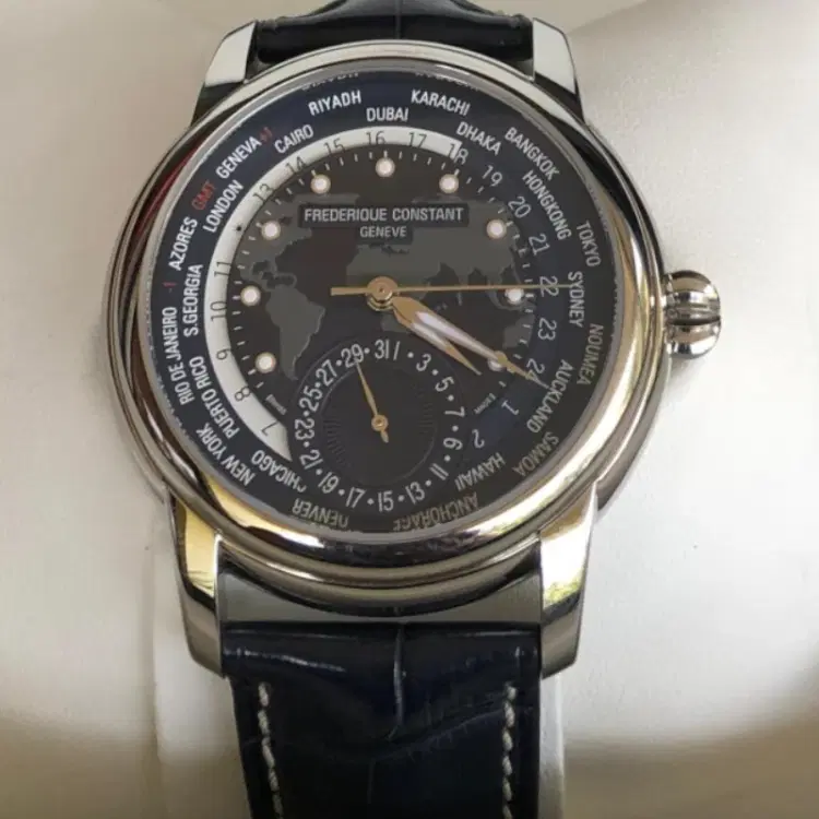 Frederique Constant Manufacture Worldtimer-Hover-Image