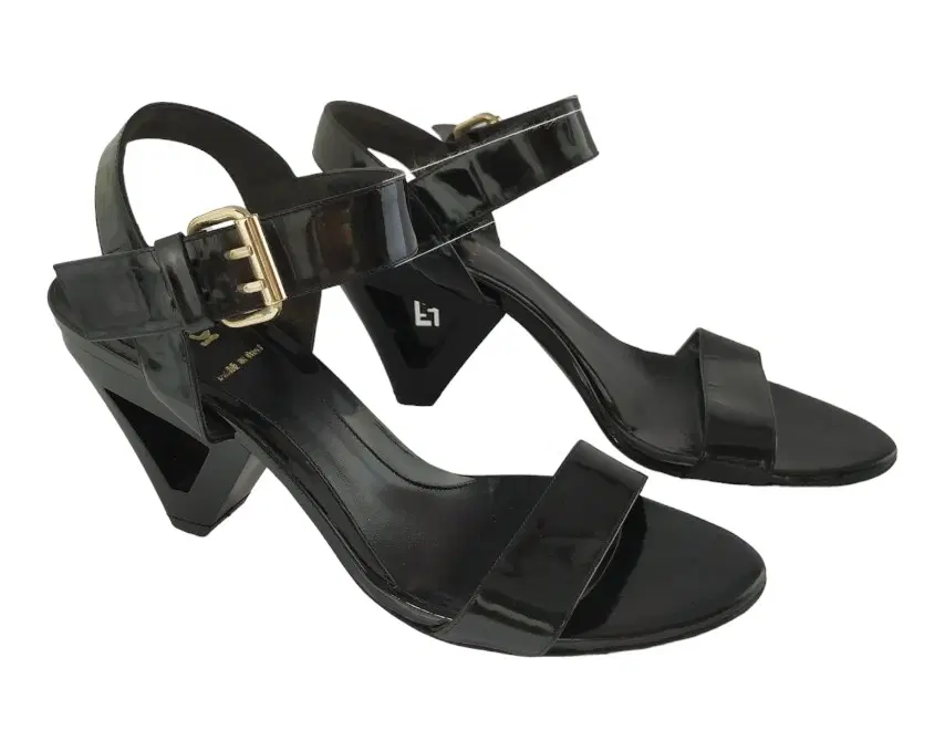 Size 38 - Fendi Black Leather Ankle Strap Sandals