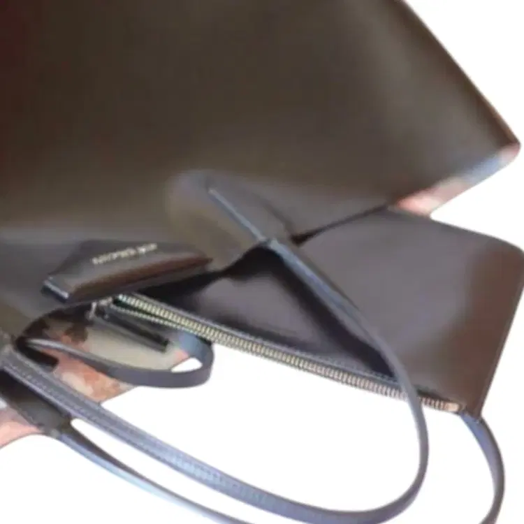 Givenchy Black Shopper Tote - Reserved-Hover-Image