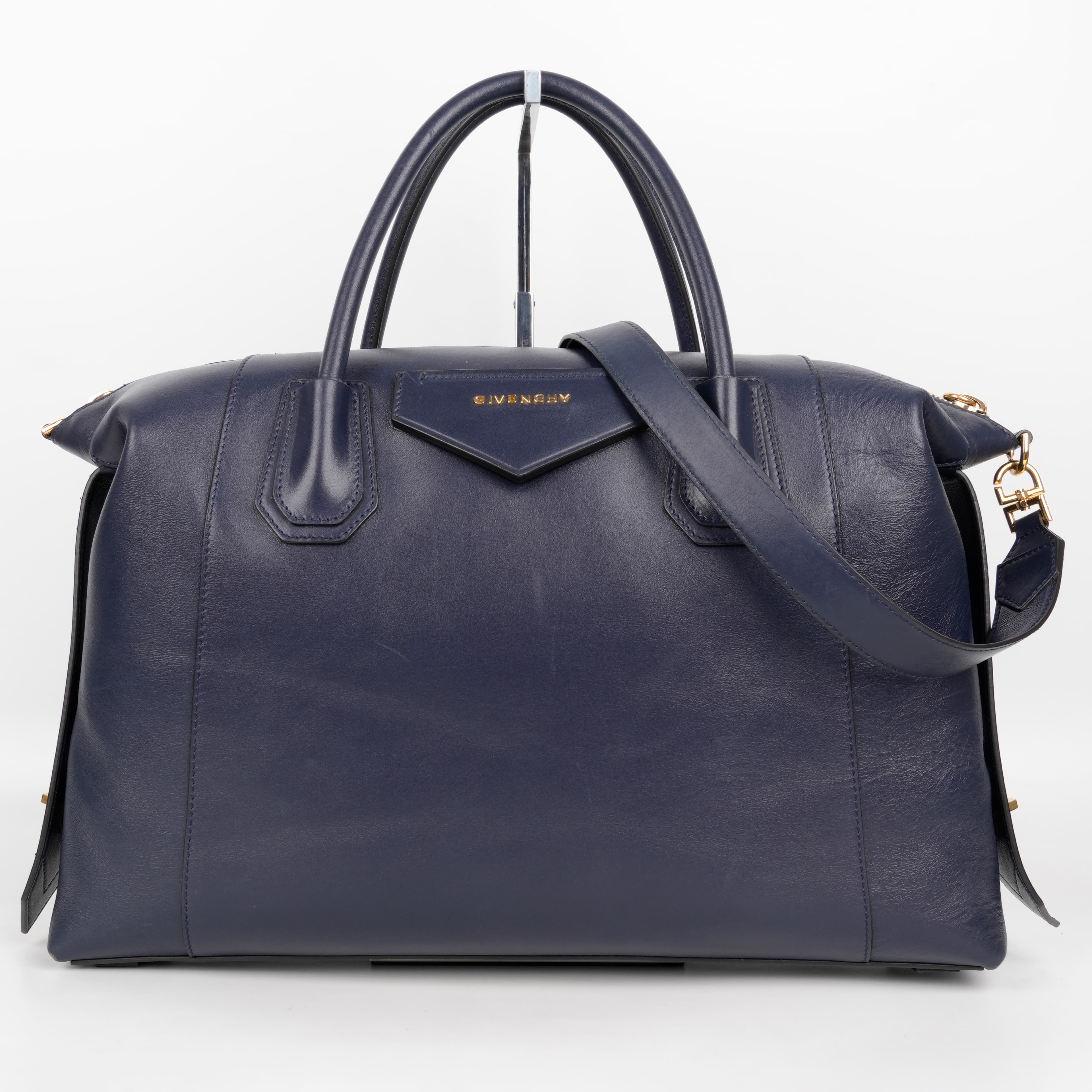 Givenchy Antigona Soft Bag In Smooth Leather