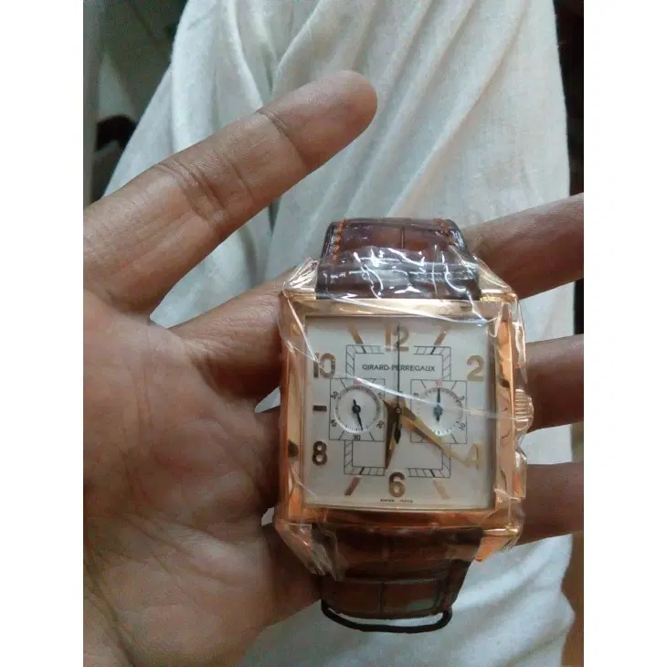 GIRARD PERREGAUX Vintage 1945 Chronograph-Hover-Image
