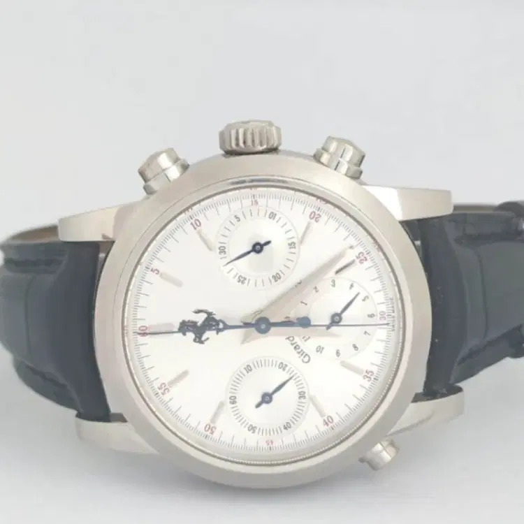 Girard-Perregaux Ferrari Chronograph 9015 Platinum-Hover-Image