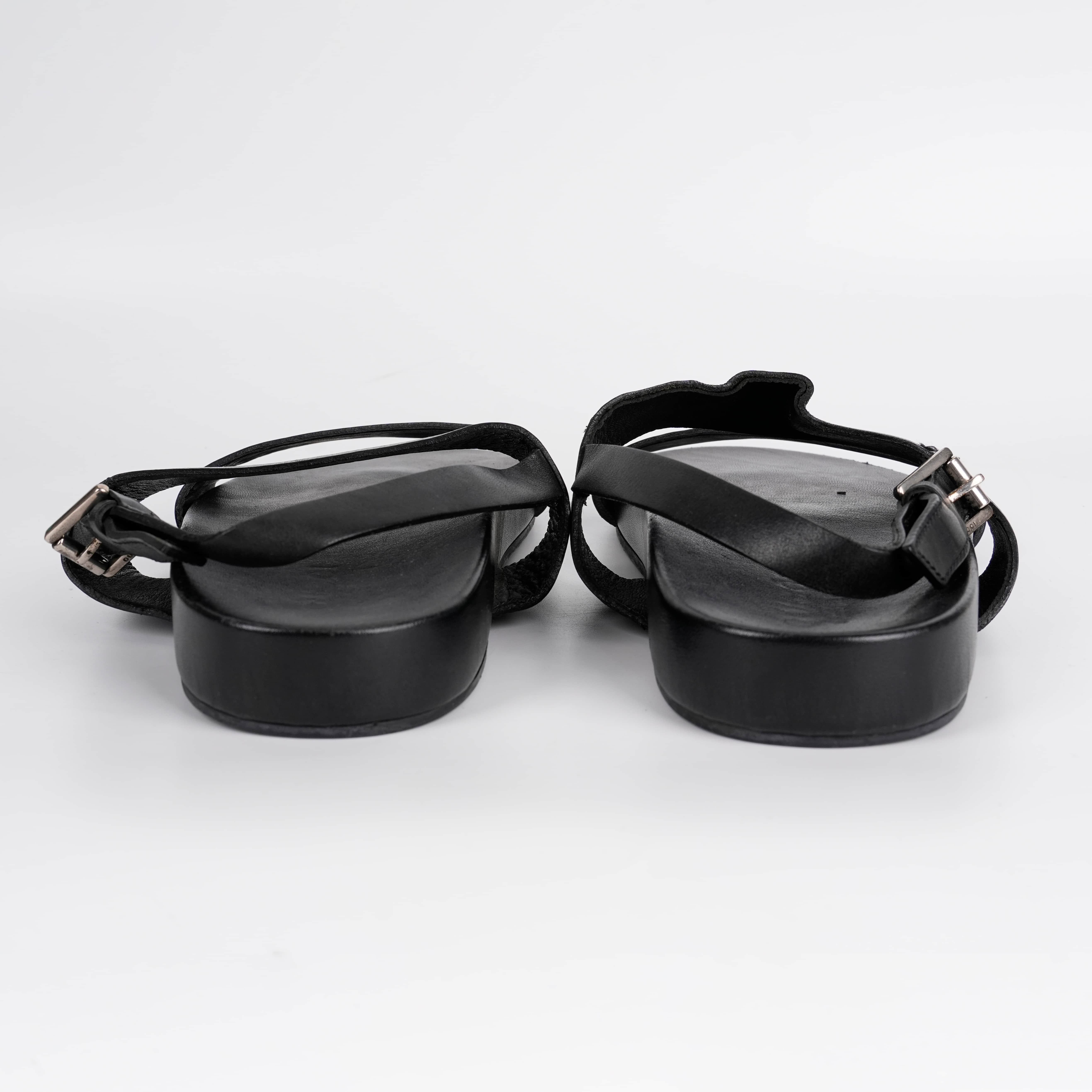 Gucci Mens 368499 Black Leather Sandals | India - Luxepolis
