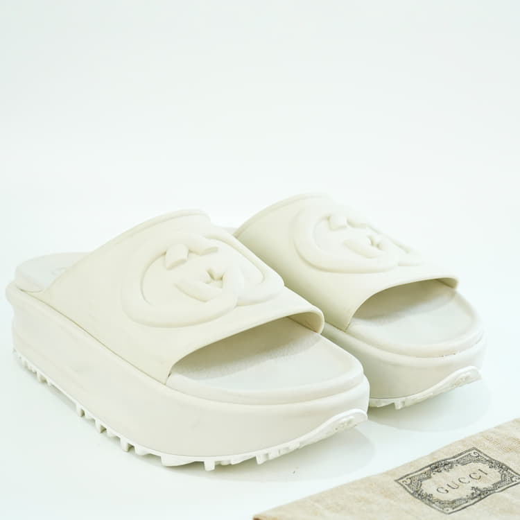 EU 38 - Gucci Interlocking G Slides-Hover-Image