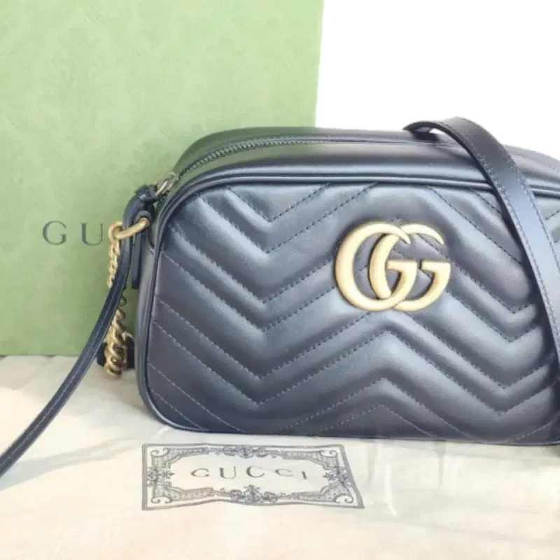 Gucci GG Marmont small Matelasse Shoulder Bag