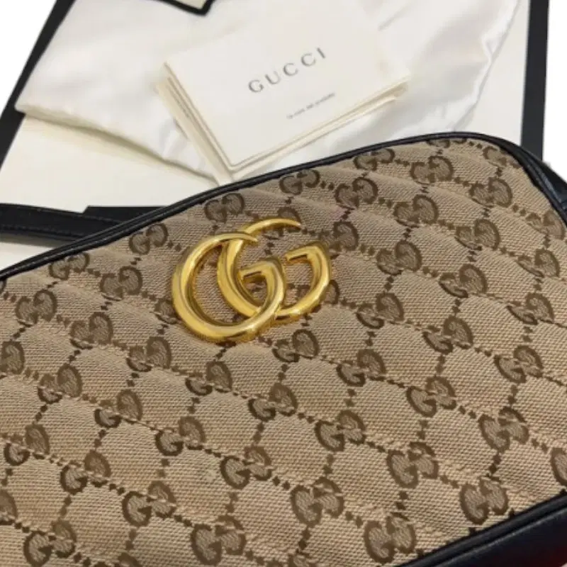 Gucci GG Marmont Small Shoulder Bag
