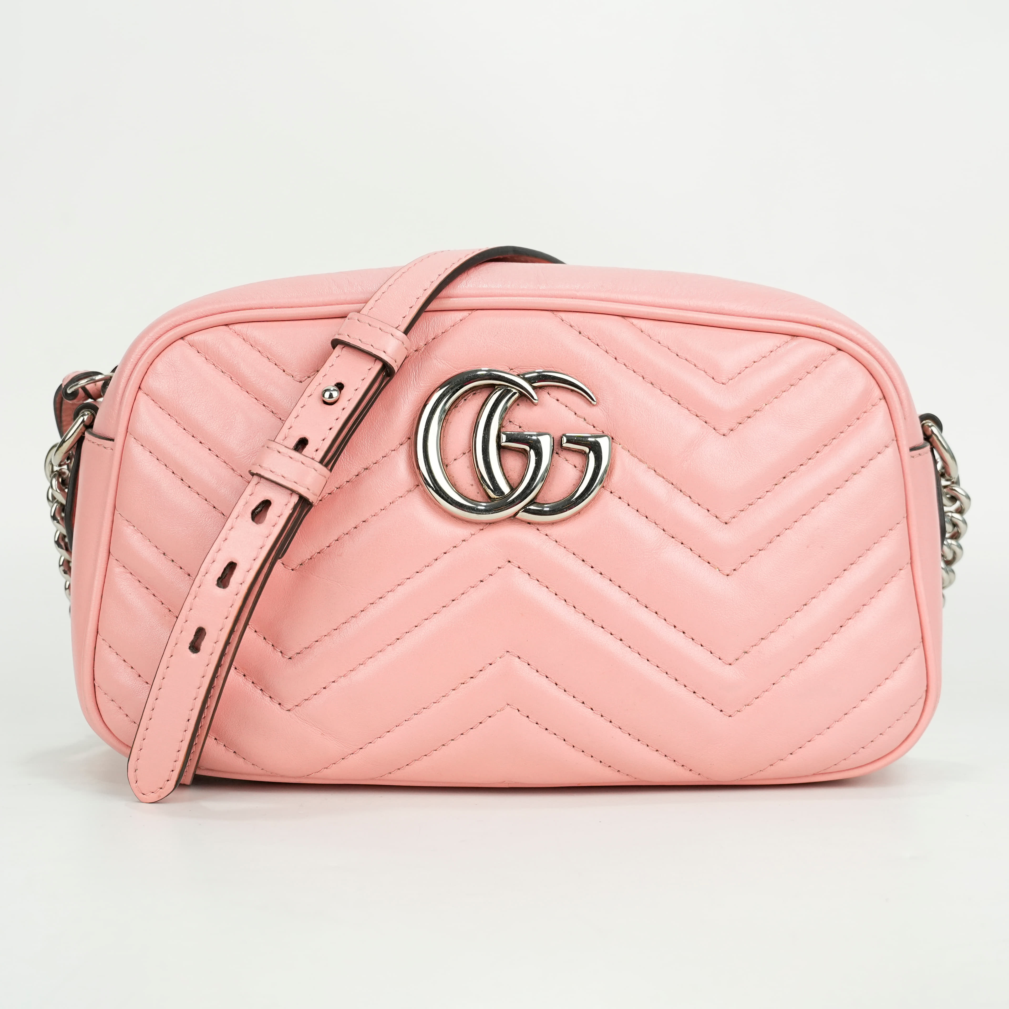 Gucci GG Marmont Small Camera Bag in pink matelasse chevron leather