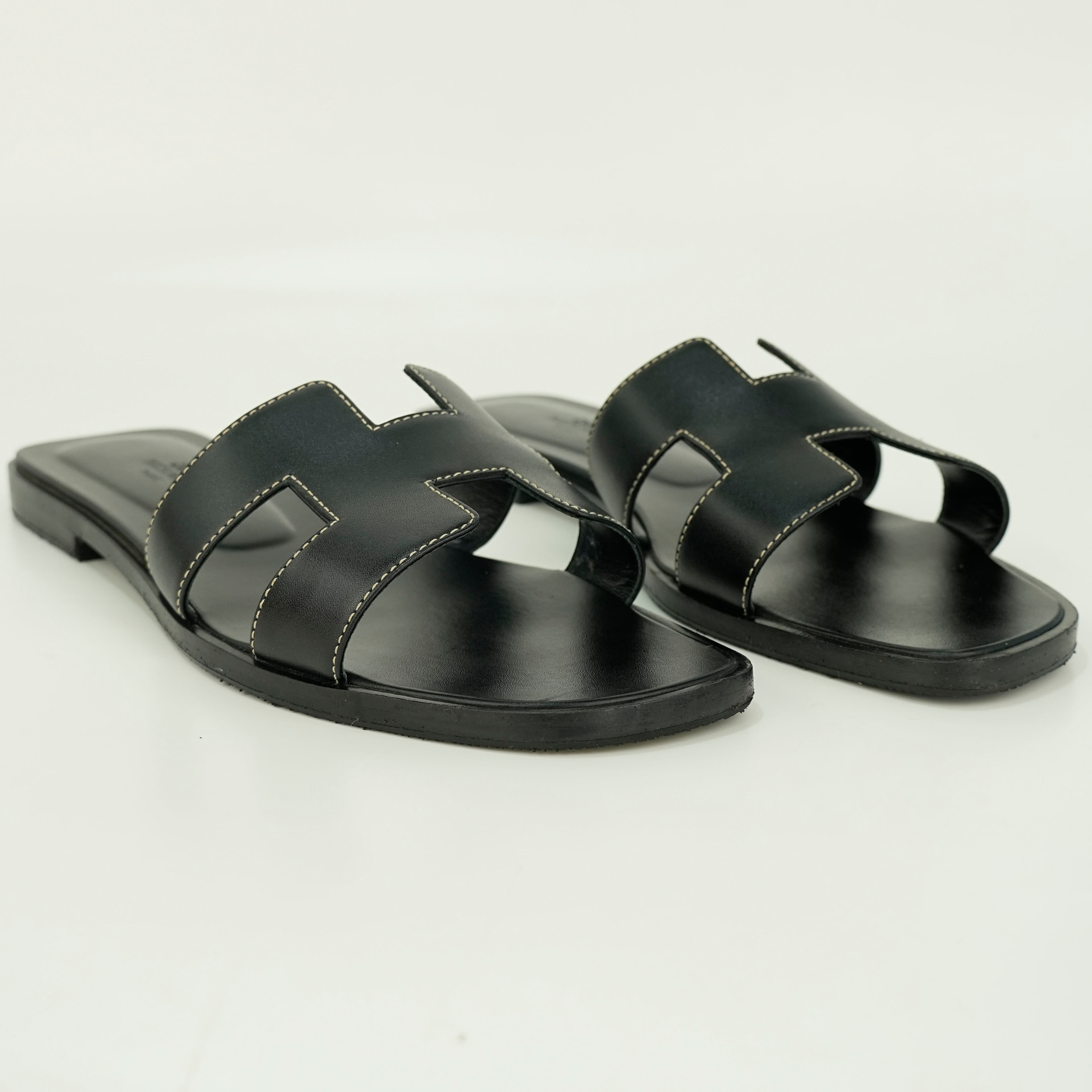 Size 39 - Hermes Orans in Noir