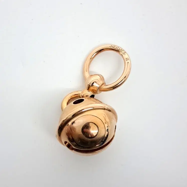 Hermes pendant-Hover-Image