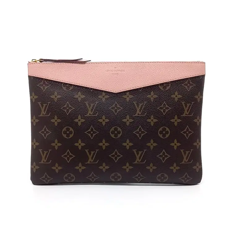 Louis Vuitton Daily Clutch M62942-Hover-Image