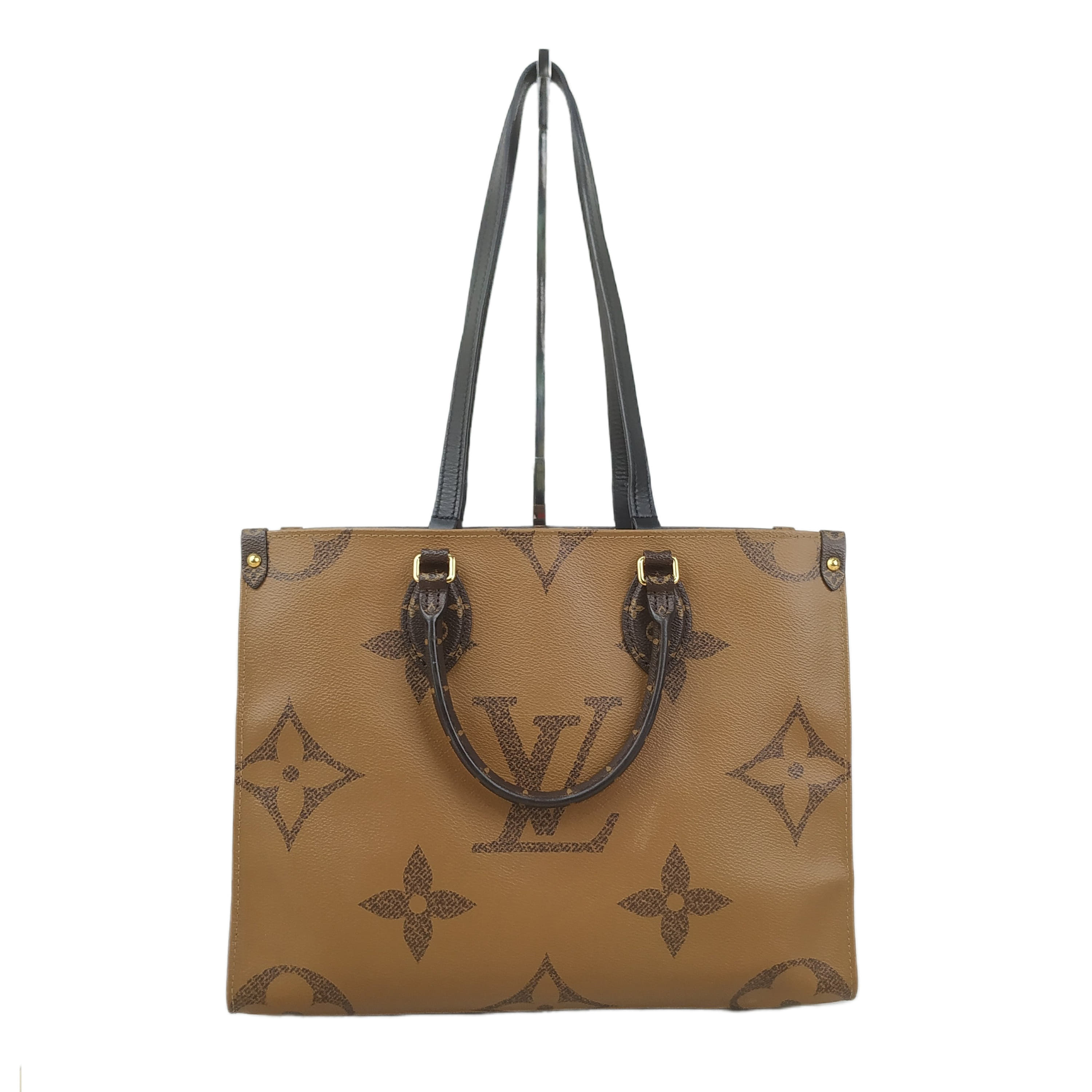 Louis Vuitton On The Go MM Shoulder Bag