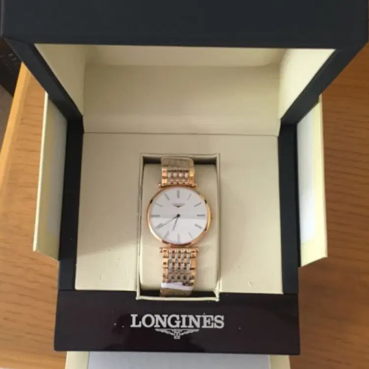 Longines La Grande Classique De Longines-Hover-Image