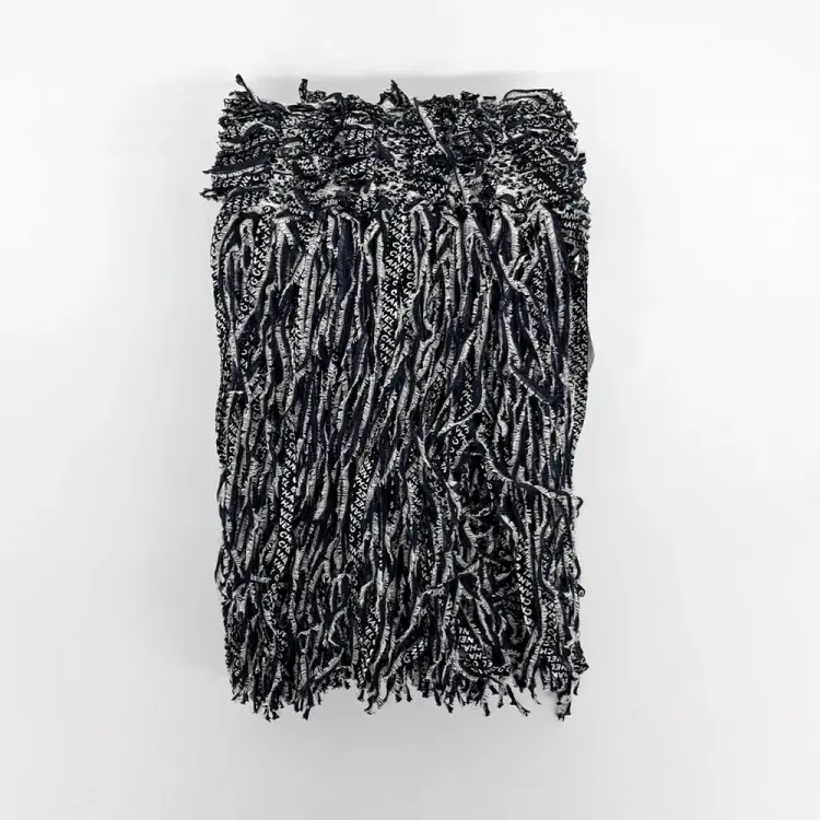 Chanel muffler-Hover-Image