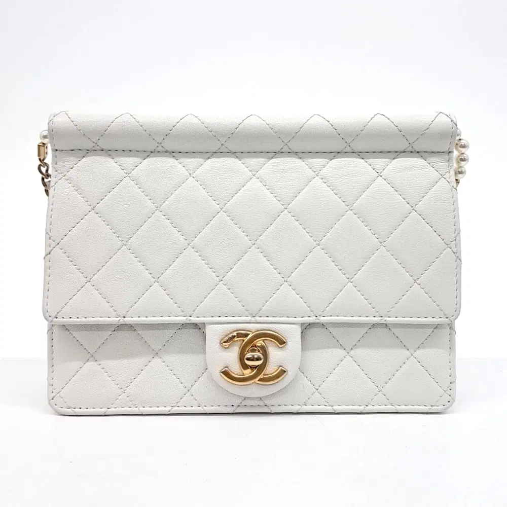 Chanel Pearl Chain Shoulder Bag AS0582
