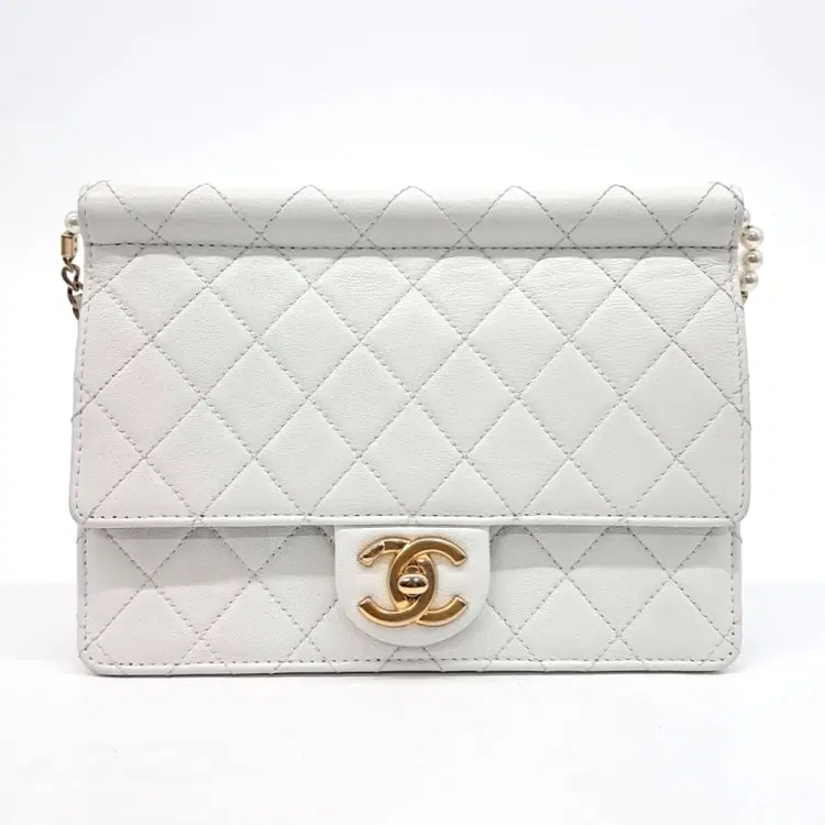 Chanel Pearl Chain Shoulder Bag AS0582-Hover-Image