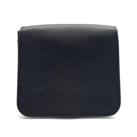Louis Vuitton Taiga Andrei-Hover-Image