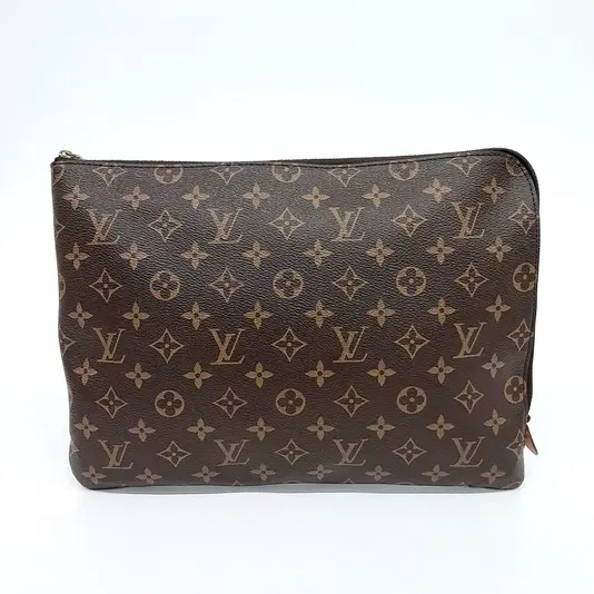 Louis Vuitton Étui Voyage MM