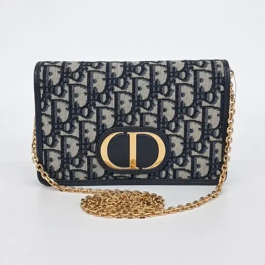 Dior 30 Montaigne Two-in-One Pouch Bag S2086-Hover-Image