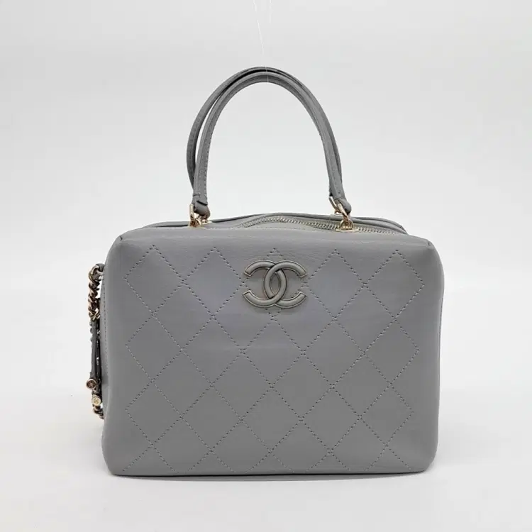 Chanel tote and crossbody bag-Hover-Image