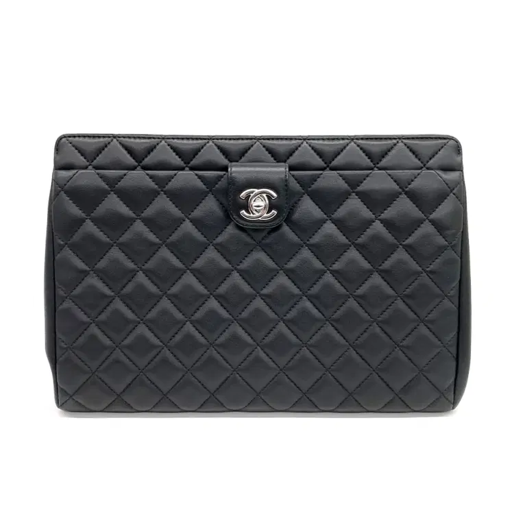 Chanel Clutch-Hover-Image