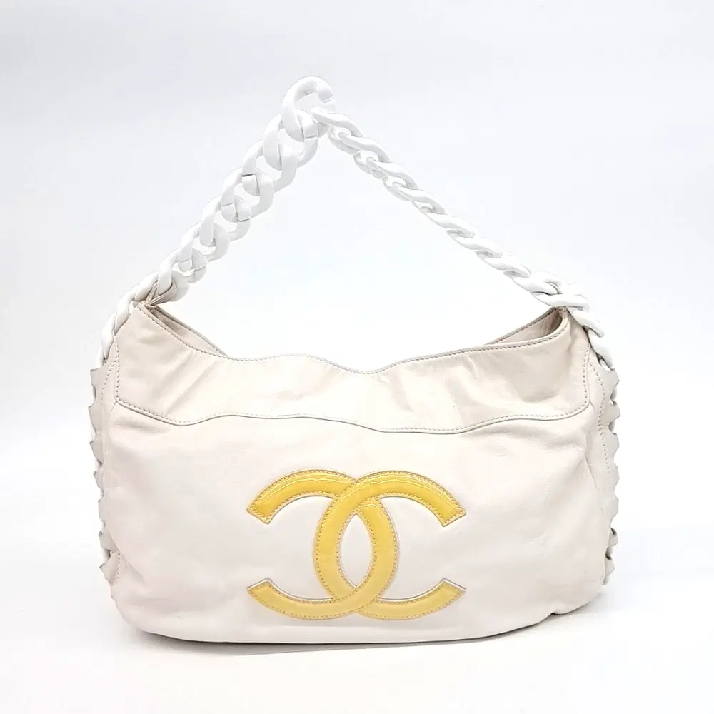 Chanel shoulder bag