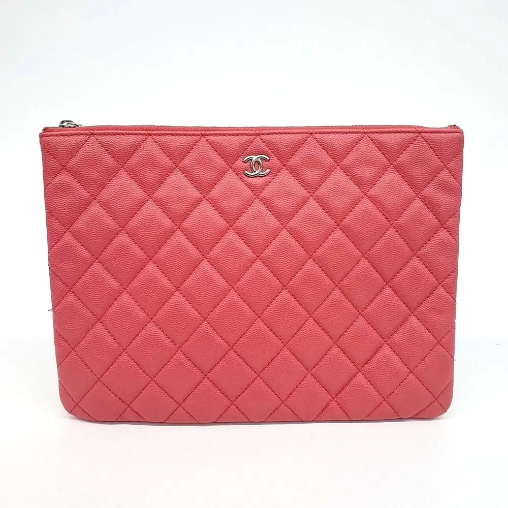 Chanel Caviar Clutch New Medium