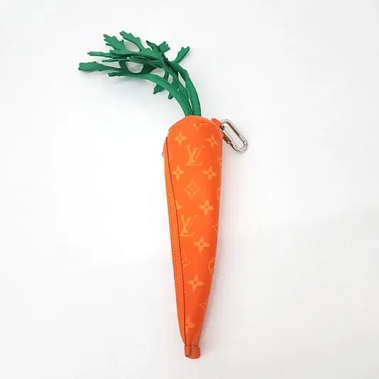 Louis Vuitton Carrot Pouch-Hover-Image