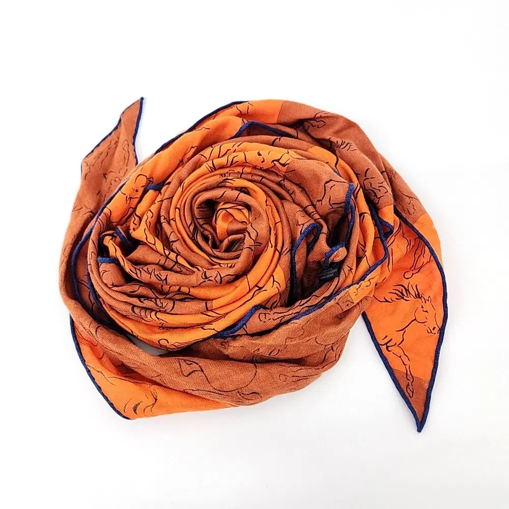 Hermes triangle muffler
