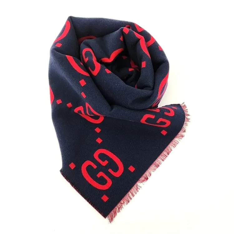 Gucci muffler-Hover-Image