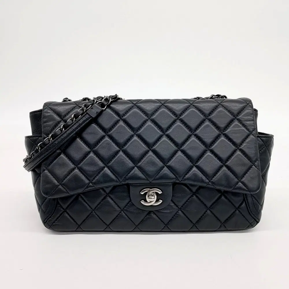 Chanel lambskin shoulder bag