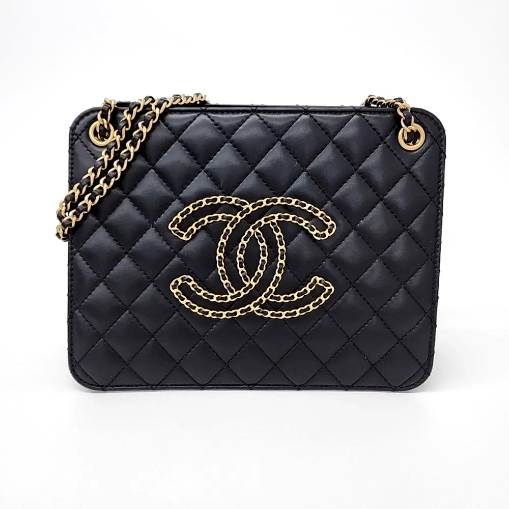 Chanel accordion chain shoulder bag