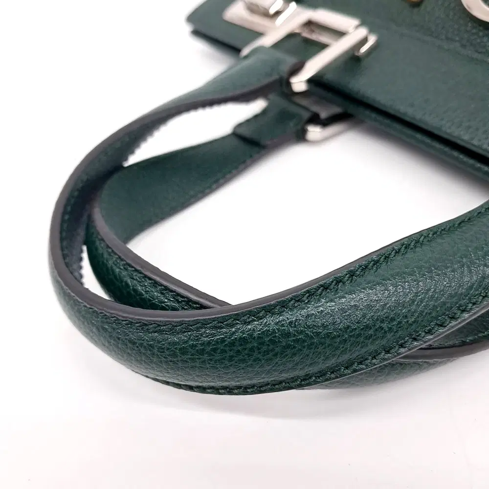 main-slider-image-1