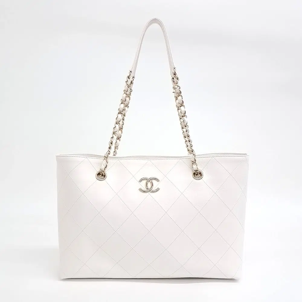 Chanel chain shoulder bag