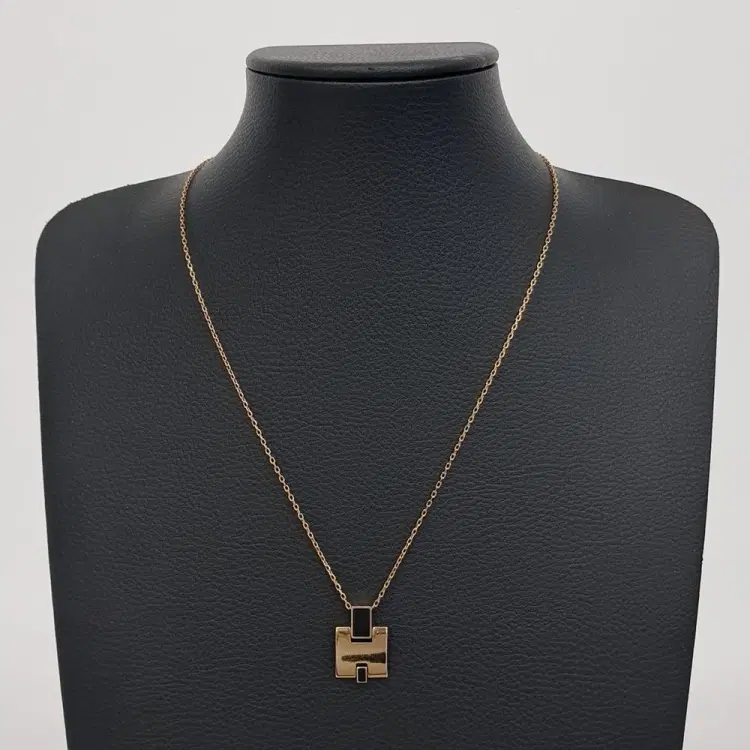 Hermes Eileen Necklace-Hover-Image