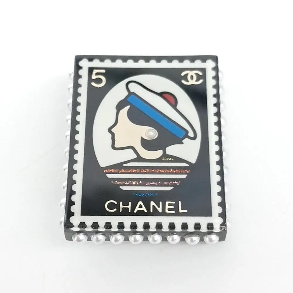 Chanel brooch AB0920