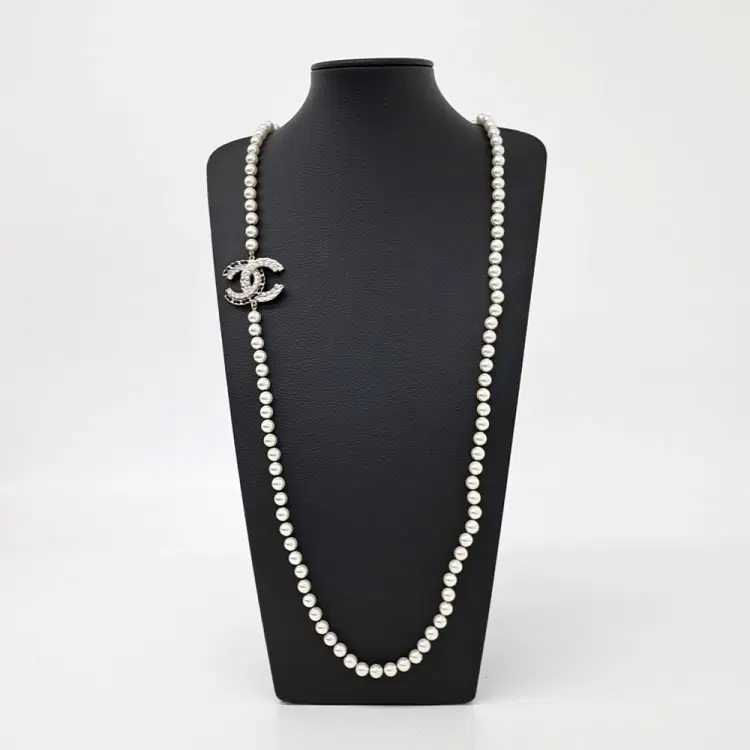 Chanel pearl necklace-Hover-Image