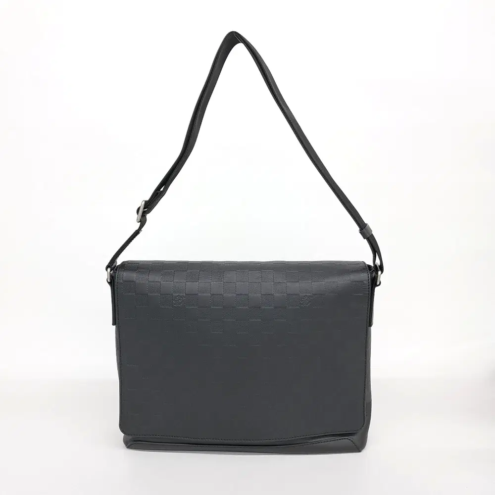 Louis Vuitton Damier Infini District MM