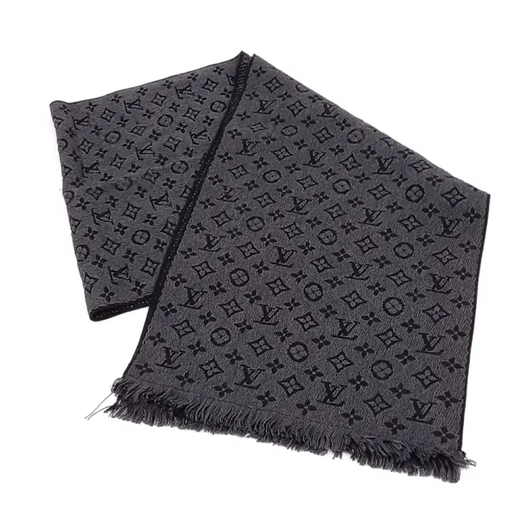 Louis Vuitton Monogram Classic Muffler-Hover-Image