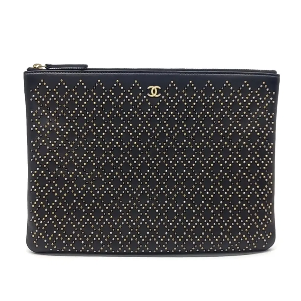 Chanel clutch new medium A84006