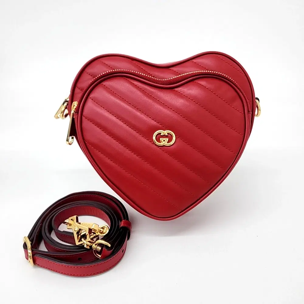 Gucci Interlocking G Mini Heart Shoulder Bag (751628)