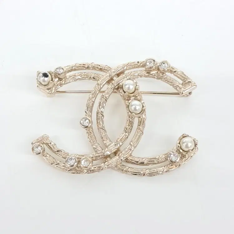 Chanel brooch-Hover-Image