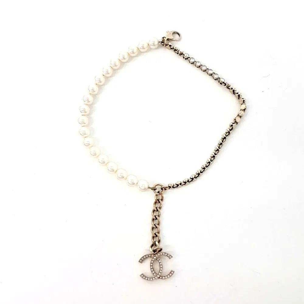 Chanel pearl bracelet